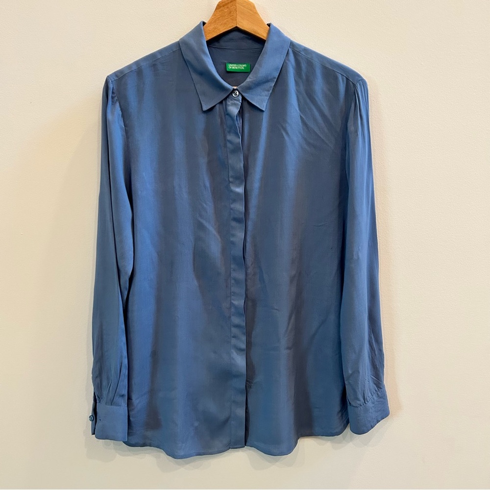 United Colors of Benetton Silk-Like Blue Button Down Shirt Size S